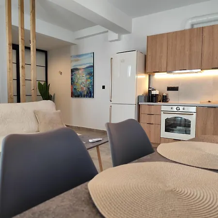 Galani Mirtia Apartman Szkírosz