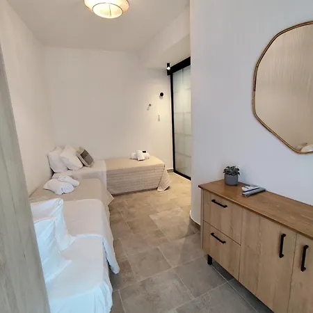 Galani Mirtia Σκύρος